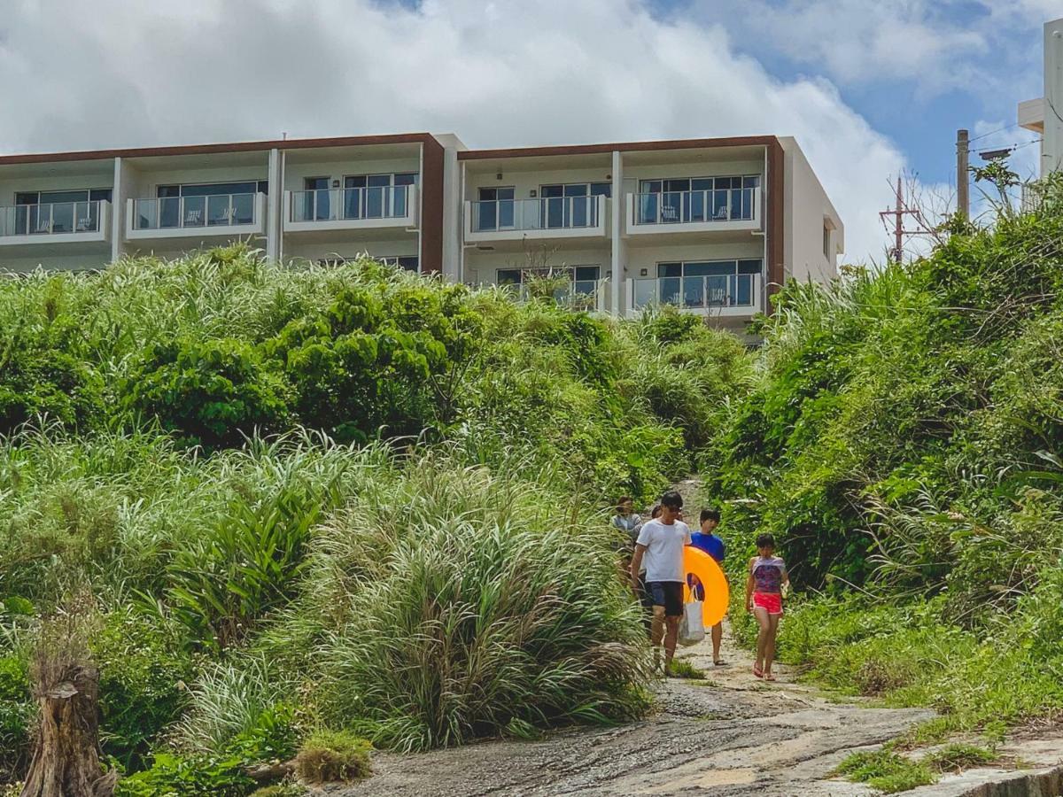 Hideout Okinawa Uruma Exteriér fotografie